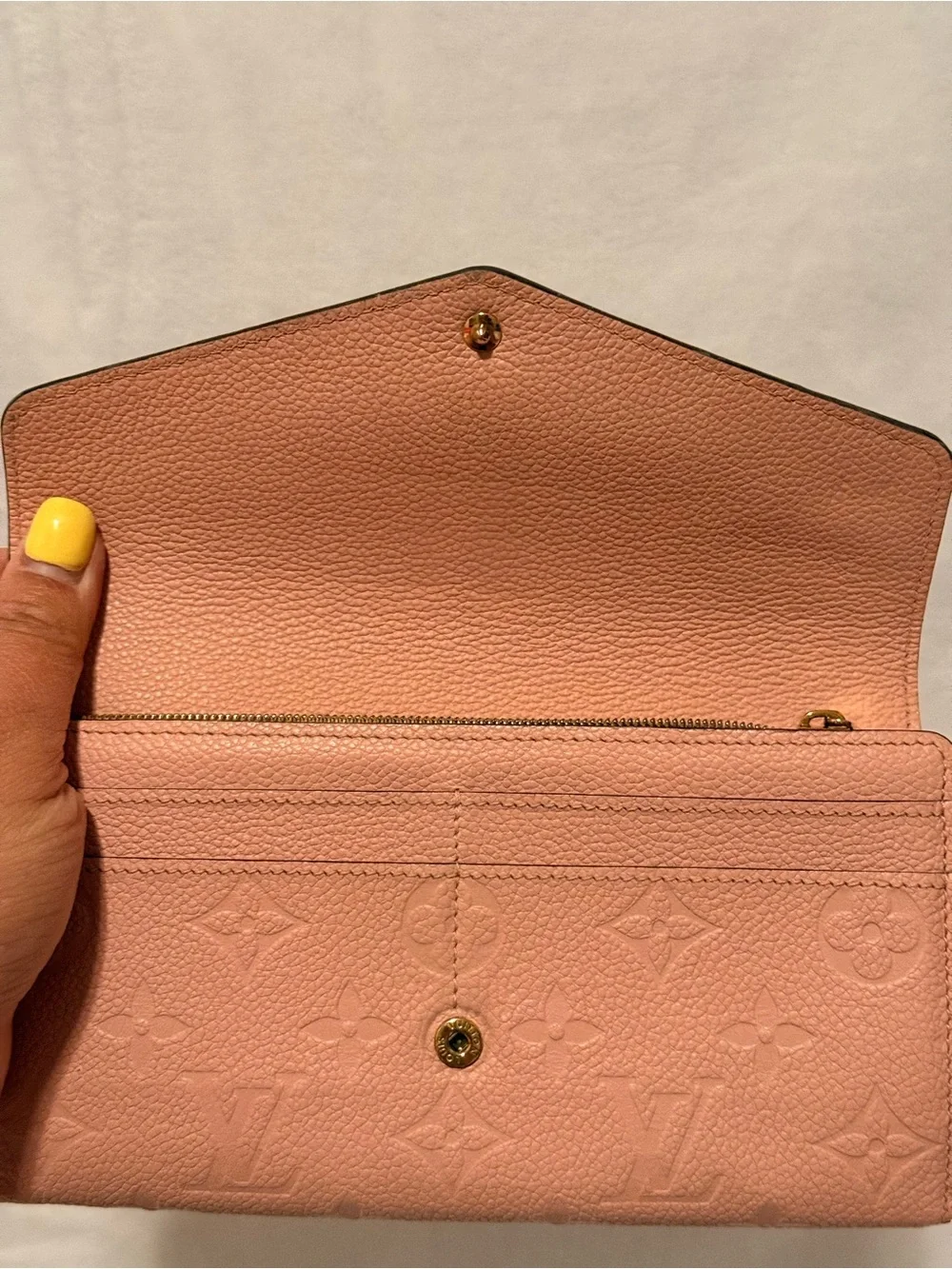Louis Vuitton Monogram Empreinte Sarah Wallet NM Rose Ballerine/ Poudre CA0147